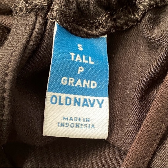 Old Navy Romper Womens Small ( Tall ) Black Spaghetti Straps Side Pockets NEW - Picture 7 of 7